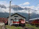 Die 1144 260 und die 1063 043 am 11.06.2009 vor ...