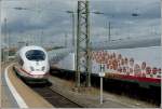 Sch�nes Design im Doppelpack. Die Zuggarnitur des SciencExpress besteht aus ...