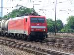189 019-3 vor einem G�terzug in N�rnberg Rbf. Ausfahrt. (16.07.2005) ...