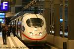 ICE3, in Berlin Hbf, als Ersatzzug f�r den ausgefallenen ICE1 ...