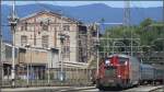 Sonstige 2132 063 rangiert Personenwagen im Bahnhof Rijeka. (12.06.2009)
