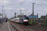 br-182-mrce ES 64 U2-067 mit einem IC in D�sseldorf Oberbilk am 09.04.2009