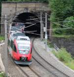 brennerbahn Ein Talent rauscht als R2 nach Innsbruck aus dem Tunnel um kurz darauf in St.Jodok einzufahren. 27.6.2009 