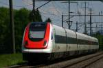 icn Auf der Thurtallinie zwischen Rickenbach-Attikon und Islikon ist am 12.5.2007 der ICN RABDe 500 012 unterwegs nach Konstanz. 