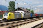 br-182-private 'DGS 43101' in Durchfahrt Brixlegg Richtung Innsbruck. Herrlich diese bunte Bespannung. (20.06.2009). 