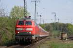 218 206-1 mit RE 12 nach Trier bei der Einfahrt ...