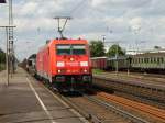 Eine BR 185 mit genischten G�terzug in Ettlingen West.  ...