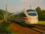 ICE 1602 aus M�nchen Hbf f�hrt in romantischer Abendstimmung die ...