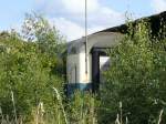 Zwischen der Botanik am Bahnhof Tirschenreuth spitzt noch der alte ... Zwischen der Botanik am Bahnhof Tirschenreuth spitzt noch der alte ...