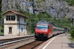 Re 460 081 mit InterRegio am 29.06.2009 in St. Maurice ...