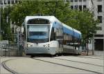 Saarbahn Ankunft einer Stra�enbahn an der Haltestelle Saarbr�cken Hbf am 22.06.09. (Hans)