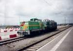 WAB Westfalische Almetalbahn WAB-Lok 20 und die WAB-Lok 109-2 im Mai 2001 im F�hrhafen Mukran.Aufgenommen vom Bahnsteig.