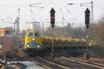 BR 229 Bahnbau-229-147 bei der Durchfahrt durch den Bahnhof Nienburg/Weser am 16. Februar 2007.