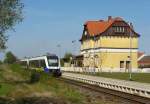 nordwestbahn-nwb VT 505 der NordWestBahn und ein weiteres Fahrzeug dieser Art am 22. April 2007 bei der Ausfahrt aus dem Bahnhof Goldenstedt(Oldb).