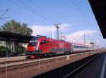 1x16-werbeloks Die Railjet-Lok 1116 216 brachte am 4. Juli 2009 den �BB IC 646 ALPENDORF BERGBAHNEN von Wien West nach Salzburg. Diese Aufnahme entstand in Wien H�tteldorf.