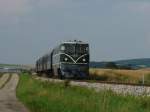 br-2050 Die 2050.04 zwischen Harmannsdorf-R�ckersdorf und Stetten mit ihrem 5-teiligen Personensonderzug am 05.07.09.