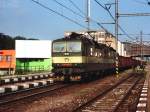 BR 131 Doppeleinheitslok 131 050-7/131 049-9 mit einem G�terzug auf Bahnhof Poprad Tatry am 2-8-2005. Bild und scan: Date Jan de Vries.