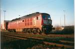 BR 232 Lokportraits 232 202 im Februar 2001 auf dem Weg von der Einsatzstelle Mukran zur �bergabestelle.Links etwas zu erkennen das Normalspurstellwerk von Mukran.