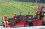 sonstige-fahrzeuge Kleine Pause auf dem Prellbock. Der Spurpflug Xk9144 ist stets bereit, man weiss nie am Berninapass was das Wetter f�r Kapriolen macht. (03.07.2009)
