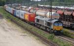 Eine Class 66 der ERS Railways mit einem Containerzug kam ...