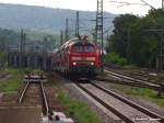 BR 218 mit Zugen IRE 4222 aus Friedrichshafen �ber Ulm nach Stuttgart kurz vor dem Bfh Bad Cannstatt mit ziehender 218 406 (Gelbe-Pfeil-Lok) und schiebender 218 410 entgegen, da mu�te ich einfach auf den Ausl�seknopf dr�cken. (07.07.2009)