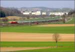 Intercityzug zwischen Amstetten (im Hintergrund) und Urspring auf der Schw�bischen ...