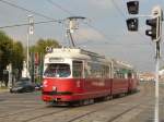 Eine Stra�enbahngarnitur der noch sch�nen Generation bestehend aus Triebwagen der ...