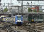 Franz�sische und belgische Paralleleinfahrt in den Bahnhof von Luxemburg. 09.05.09 ...