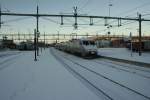 Triebwagenzug X2 2021/2526 der SJ bei der Ausfahrt aus dem ...