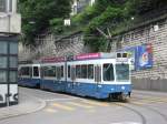 VBZ 2082 Tram 2000 als Linie 7 Richtung W�llishofen. Anfahrt ...