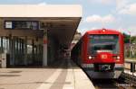 S-Bahn Hamburg G�hnende Leere herrschte am 6.07.09 in Pinneberg kurz vor Abfahrt der S 3 nach Stade. Von Pinneberg bis Hamburg-Elbgaustra�e f�hrt der ET 474 als Halbzug, ab Elbgaustra�e dann als Vollzug nach Stade.