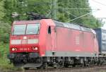 Die 185 146-8 zieht ...  Eric Otten 14.07.2009