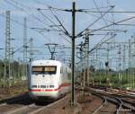 ICE 885 nach München Hbf bahnt sich am 6.07.09 den ... ICE 885 nach München Hbf bahnt sich am 6.07.09 den ...