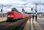 112 121-9 kommt hier mit dem RE2 von Cottbus nach ...
