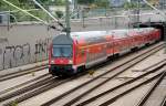 Ein RE nach Schwedt(Oder) verl�sst am 11.07.09 den Berliner Hbf ...