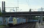 ES 64 U2-031 von boxXpress rumpelt am 6.07.09 mit einem ...
