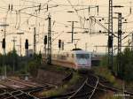 br-401-ice-1-zuge ICE 897 Hamburg-Altona - Berlin-S�dkreuz hat am 6.07.09 die Auffahrt des �berf�hrungsbauwerkes �ber den ehem. G�terbahnhof Hamburg-Altona bew�ltigt und schl�ngelt sich nun Richtung Hamburg-Dammtor.
