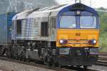 Die 6612 der ERS Railways zieht einen gemischten G�terzug durch ...