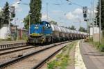 Die Mittelweserbahn zieht mit der Lok 2304 ihren G�terzug durch ...