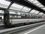 Personenwagen SBB - Personenwagen 1 Kl. 61 85 19-90 104-4 im Hauptbahnhof von Z�rich am 06.05.2009