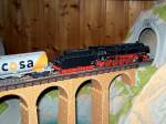 Die 44 534 mit dem G�terzug auf dem Steinbogenviadukt.  ...