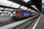 Re 421 381-5 steht am 13.7.09 mit dem EC 191 ...