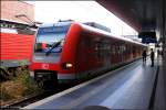 DB 423 011-6 der S-Bahn Stuttgart ( Region Stuttgart ) im S-Bahn-Ersatzverkehr ...
