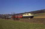 BR 111 mit Zugen 111 077  Uhingen  20.02.98