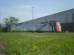br-110-bugelfalte 110 329 im Freiburger G�terbahnhof. Zurzeit steht sie hier mit dem 'Science-Express', diese Gelegenheit konnte ich ir nicht entgehen lassen. 21.7.09 