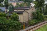 Bahnwarterhauschen und Posten Das ehemalige Bahnw�rterhaus zwischen Annaberg Buchholz S�d und Bahnhof Mitte am 12.07.09. 