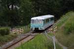 br-771--772-dr-171172-dr-vt-209-ferkeltaxe Am zweiten Fahrtag des 3. Fahrtenwochenendes der Erzgebirgischen Aussichtsbahn (EAB) ist 772 312-5 mit 772 367-9 zwischen den Bahnh�fen Annaberg Buchholz Mitte und Annaberg Buchholz S�d unterwegs. (12.07.09)