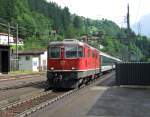 SBB: Die Re 4/4 11143, welche eine sehr verdreckte Front ...
