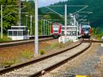 Th�ringen Im Bahnhof Orlam�nde stehen am 16.07.2009 um 16:47 Uhr zum einen die RB aus Saalfeld (Saale) nach Gro�heringen auf Gleis 2 und zum anderen zwei Desiros aus Camburg (Saale) als RBs nach Blankenstein (Saale) �ber Saalfeld (Saale) sowie nach P��neck unterer Bahnhof.