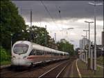 BR 411 (ICE-T) Eine DT ICE T bei der Durchfahrt von Bonn-Beuel 19.7.2009